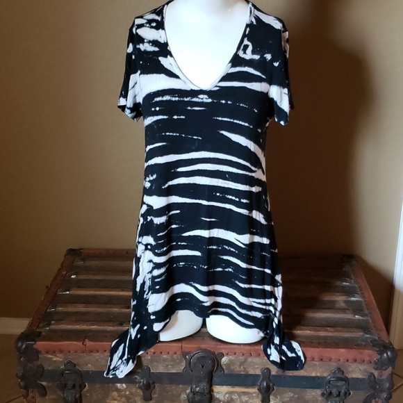 Black and White Tie-Dye Stripes (0142) 💥 - Picture 1 of 5